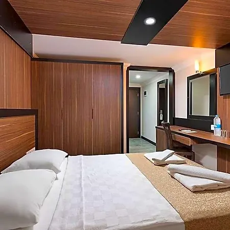 Hotel Senza Grand Santana