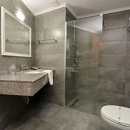 Senza Grand Santana Hotel