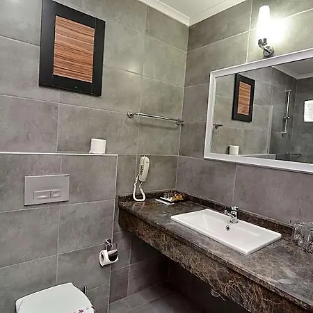Hotel Senza Grand Santana